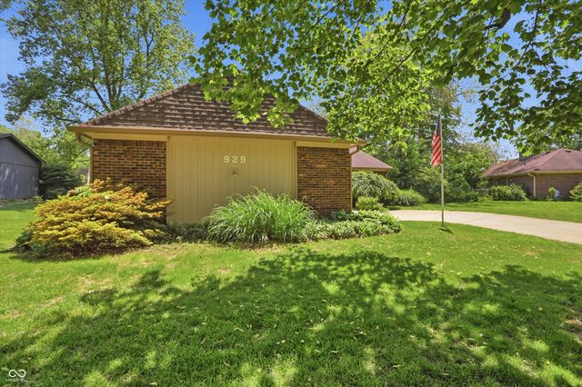 929 Briarwood Drive, Greenwood, IN 46142