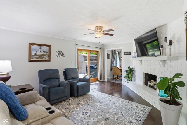 929 Briarwood Drive, Greenwood, IN 46142