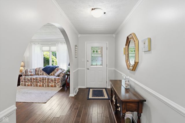929 Briarwood Drive, Greenwood, IN 46142