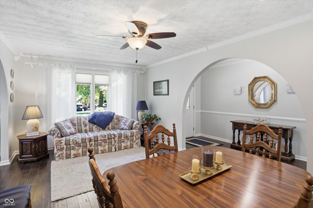 929 Briarwood Drive, Greenwood, IN 46142