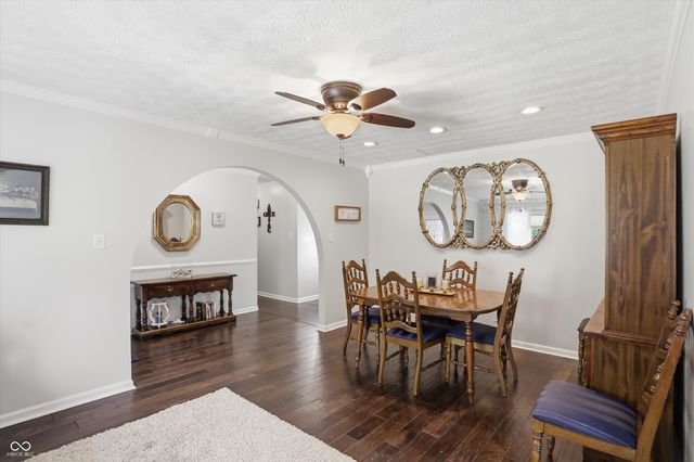929 Briarwood Drive, Greenwood, IN 46142