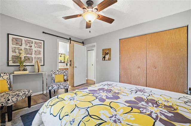 1617 Woodbriar LN, Chesapeake, VA 23323