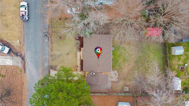 1617 Woodbriar LN, Chesapeake, VA 23323