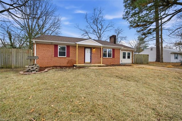 1617 Woodbriar LN, Chesapeake, VA 23323