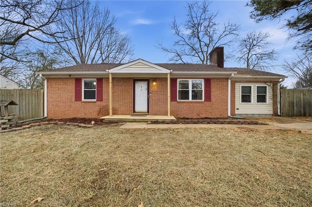 1617 Woodbriar LN, Chesapeake, VA 23323
