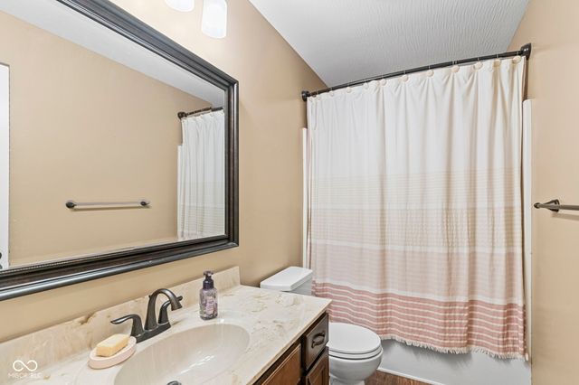 6385 E County Road 1000 N, Butlerville, IN 47223