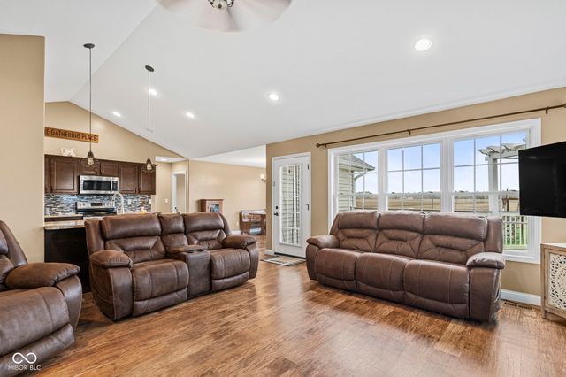 6385 E County Road 1000 N, Butlerville, IN 47223