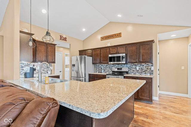 6385 E County Road 1000 N, Butlerville, IN 47223