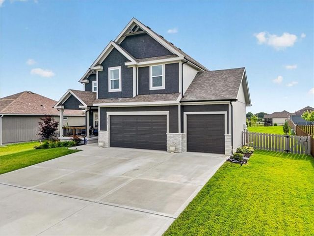 4705 SW 3rd Street, Blue Springs, MO 64014