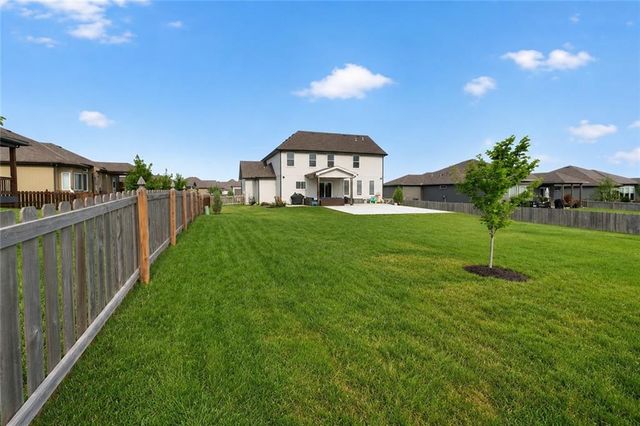 4705 SW 3rd Street, Blue Springs, MO 64014