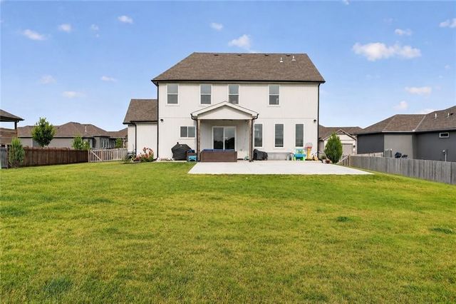 4705 SW 3rd Street, Blue Springs, MO 64014