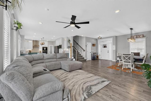 4705 SW 3rd Street, Blue Springs, MO 64014