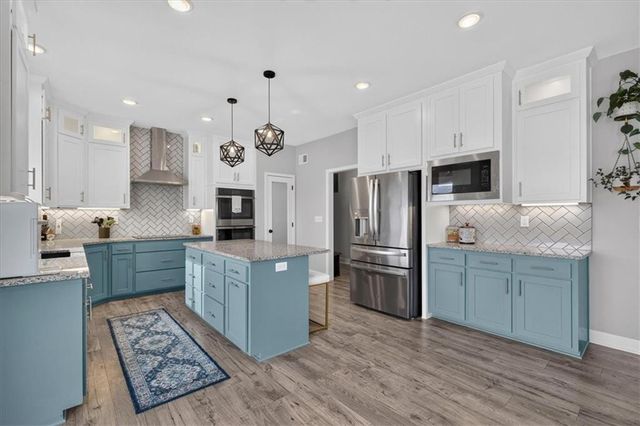 4705 SW 3rd Street, Blue Springs, MO 64014