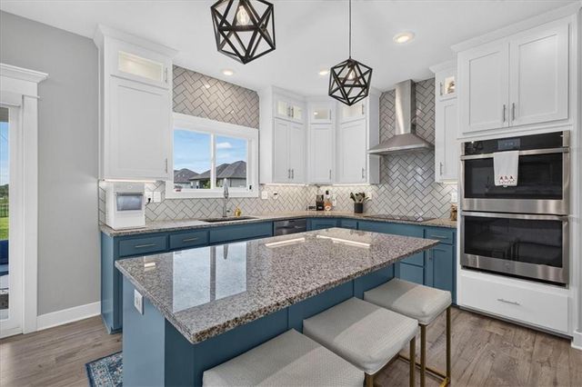 4705 SW 3rd Street, Blue Springs, MO 64014