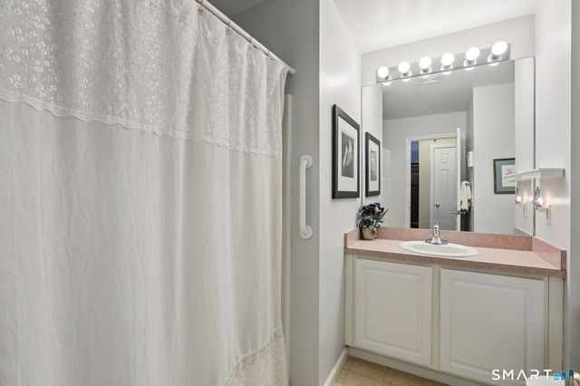 56 Pembroke Road 4, Danbury, CT 06811