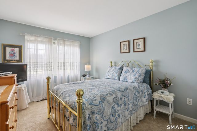 56 Pembroke Road 4, Danbury, CT 06811