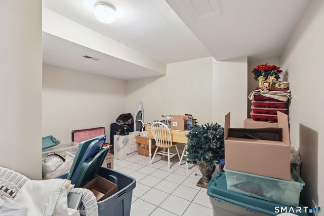 56 Pembroke Road 4, Danbury, CT 06811