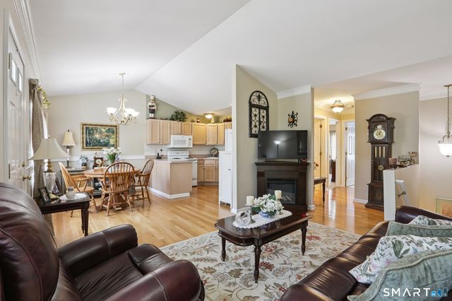 56 Pembroke Road 4, Danbury, CT 06811