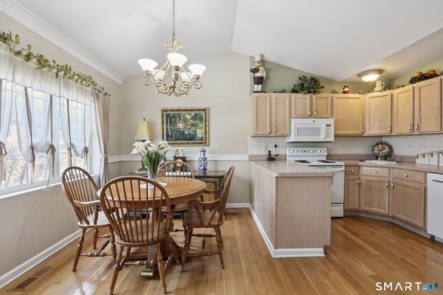 56 Pembroke Road 4, Danbury, CT 06811