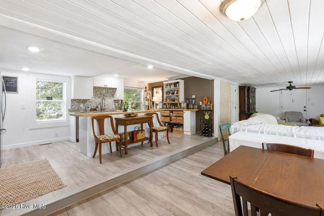 9081 Beach Drive SW, Calabash, NC 28467