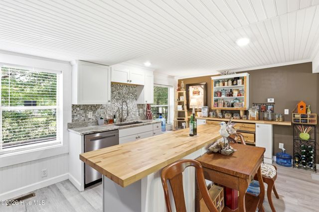 9081 Beach Drive SW, Calabash, NC 28467