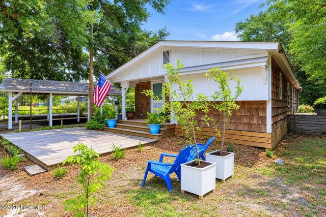 9081 Beach Drive SW, Calabash, NC 28467