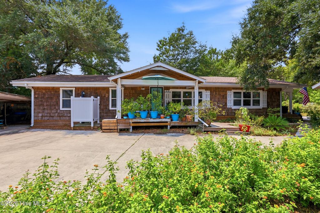 9081 Beach Drive SW, Calabash, NC 28467