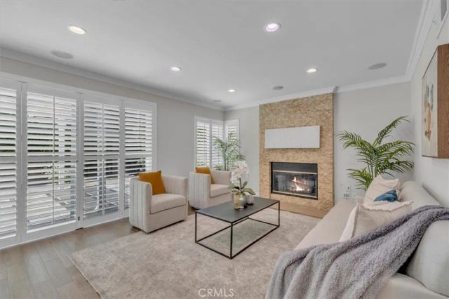 537 Savona, Oak Park, CA 91377
