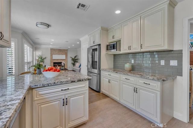 537 Savona, Oak Park, CA 91377