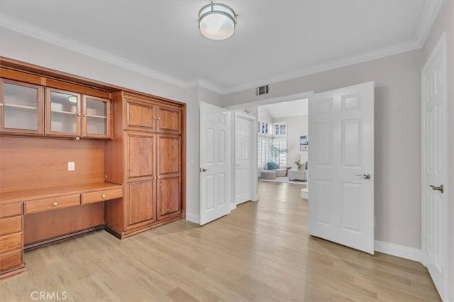 537 Savona, Oak Park, CA 91377