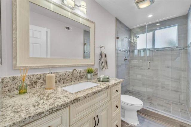 537 Savona, Oak Park, CA 91377