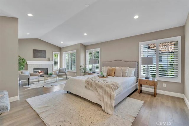537 Savona, Oak Park, CA 91377