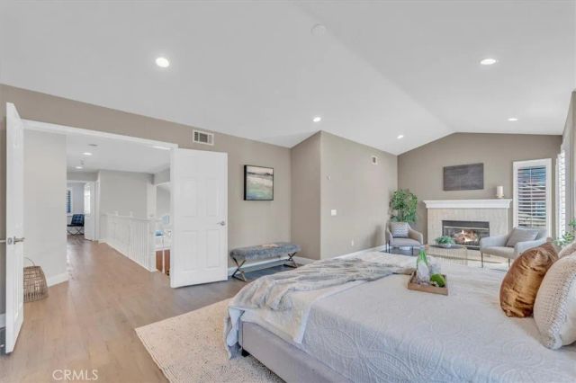 537 Savona, Oak Park, CA 91377