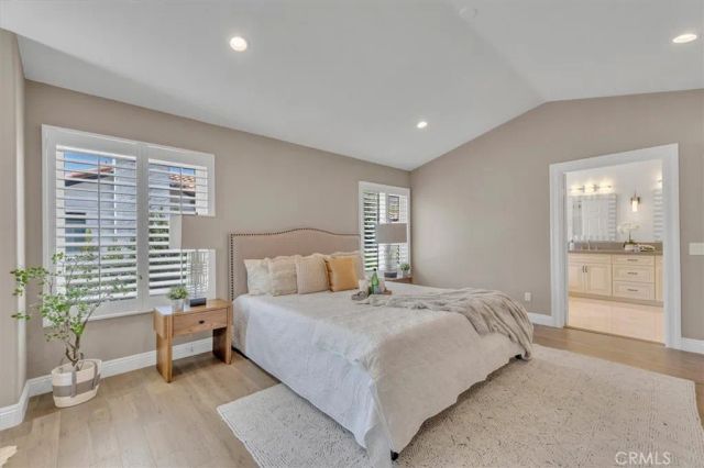 537 Savona, Oak Park, CA 91377