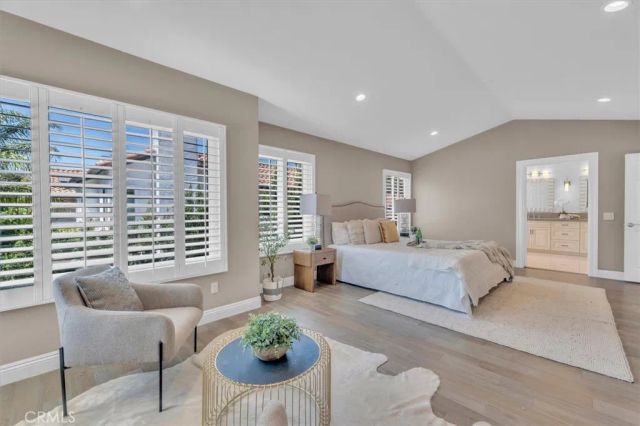 537 Savona, Oak Park, CA 91377