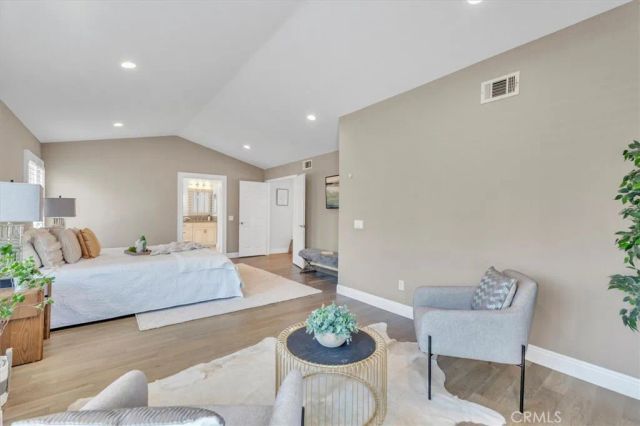 537 Savona, Oak Park, CA 91377