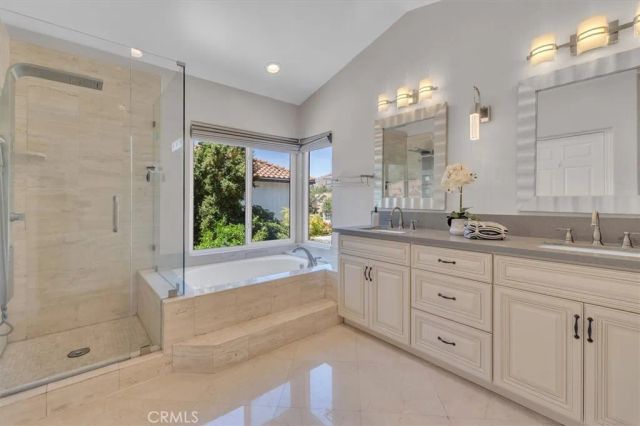 537 Savona, Oak Park, CA 91377