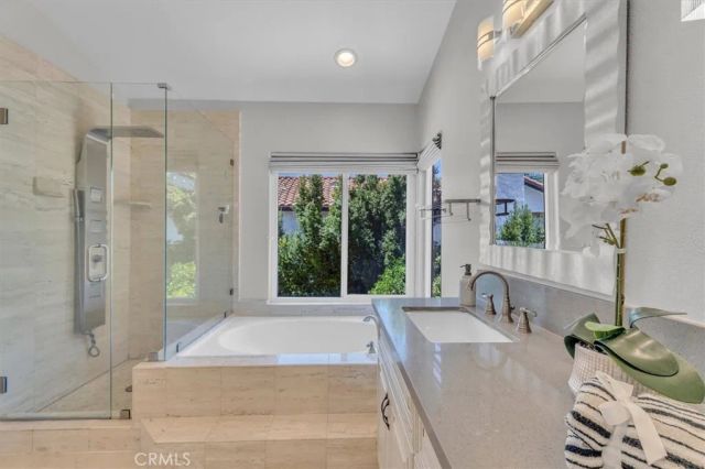537 Savona, Oak Park, CA 91377