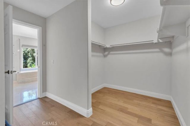 537 Savona, Oak Park, CA 91377