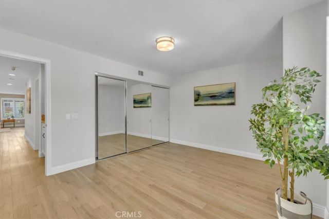 537 Savona, Oak Park, CA 91377