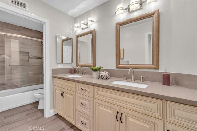 537 Savona, Oak Park, CA 91377