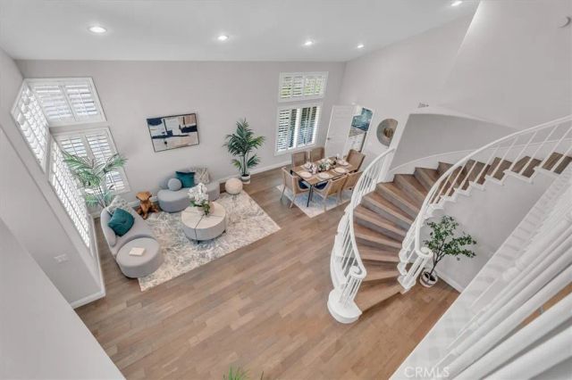 537 Savona, Oak Park, CA 91377