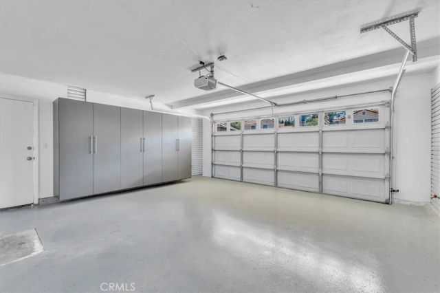 537 Savona, Oak Park, CA 91377
