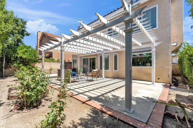 537 Savona, Oak Park, CA 91377