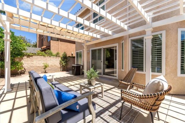 537 Savona, Oak Park, CA 91377