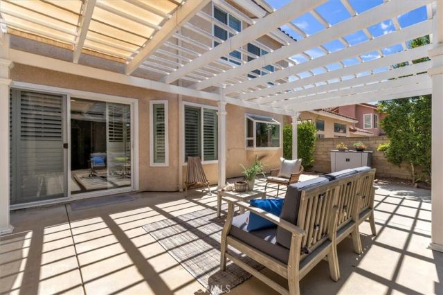 537 Savona, Oak Park, CA 91377