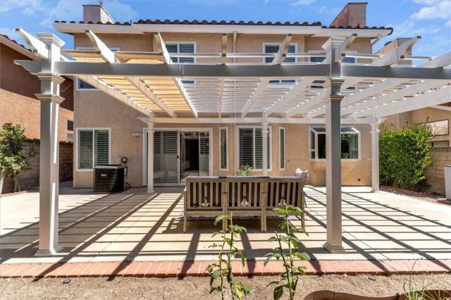 537 Savona, Oak Park, CA 91377