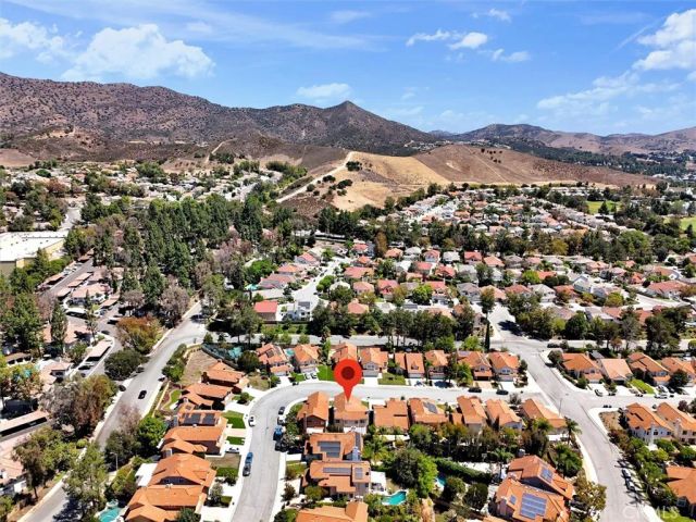 537 Savona, Oak Park, CA 91377