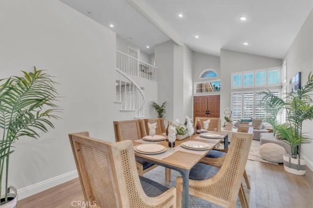 537 Savona, Oak Park, CA 91377