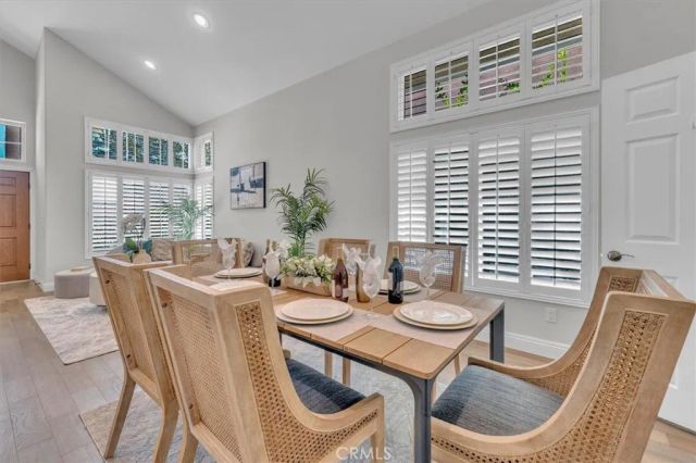 537 Savona, Oak Park, CA 91377